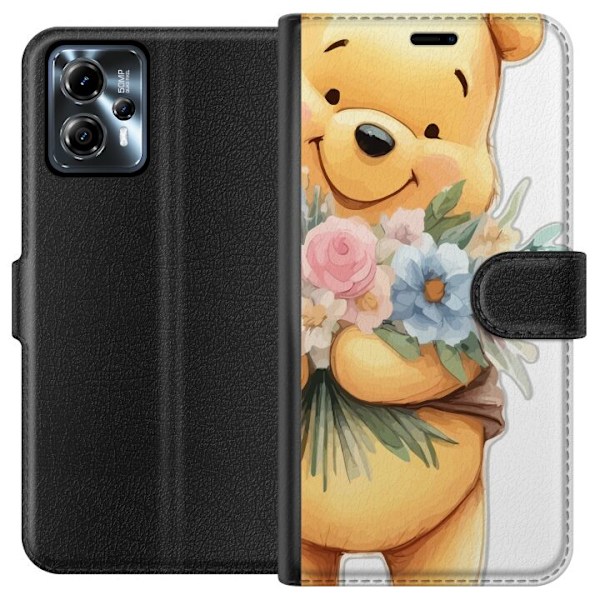 Motorola Moto G13 Tegnebogsetui Nalle Puh med blomster - klassisk børnefavorit i en blomstrende forårs miljø