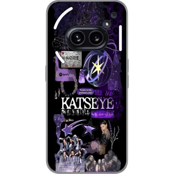 Kompatibelt Mobildeksel til Nothing Phone (2a) Plus KATSEYE i lilla collage med gruppebilder, stjerner, logo og glitrende nostalgiske detaljer lila