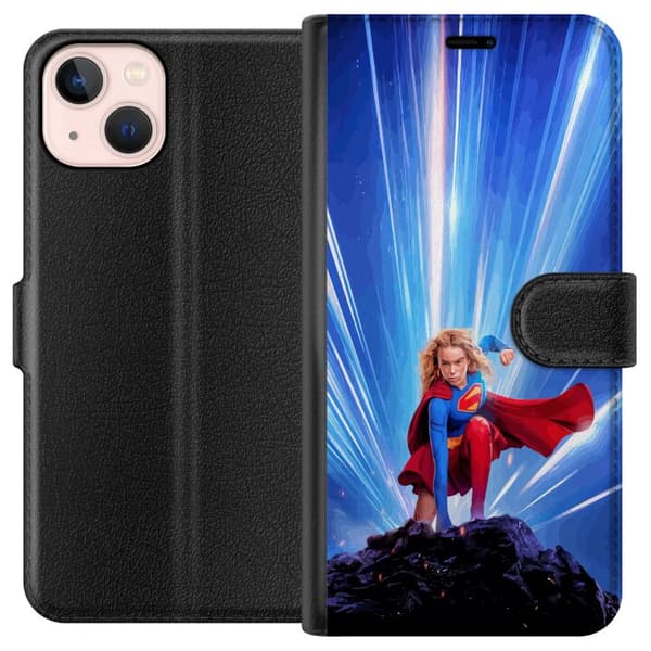 Kompatibel Tegnebogsetui til Apple iPhone 13 Kraftfuld superheltinde på klippe med svingende kappe og blå lysvirkninger blå