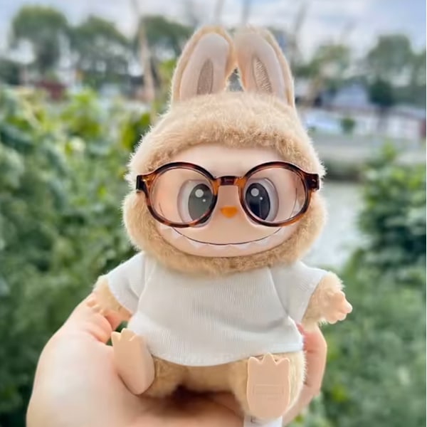 Valkoinen T-paita Pop Mart Labubu – Vaatteet Exciting Macaro