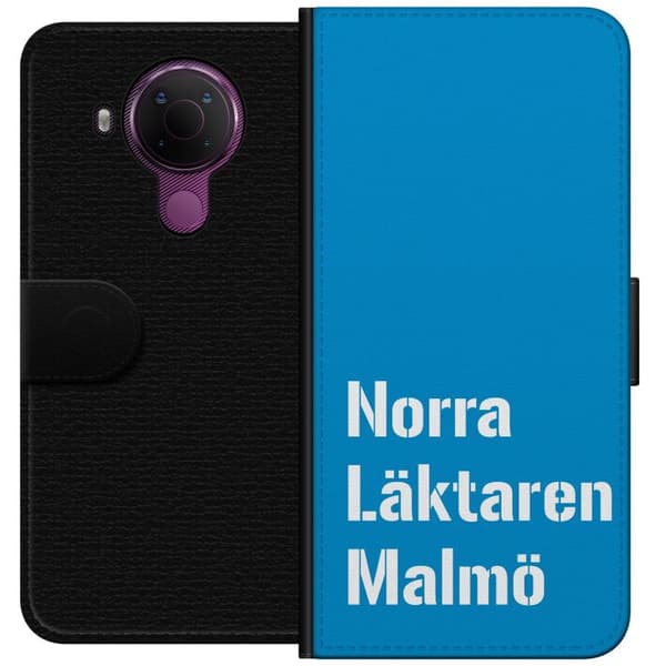 Kompatibel Tegnebogsetui til Nokia 5.4 Minimalistisk blå tekstdesign med Malmö-tema og moderne typografisk stil blå
