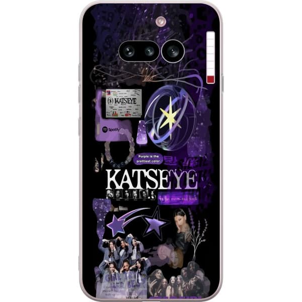 Kompatibelt Mobildeksel til Nothing Phone (4a) KATSEYE i lilla collage med gruppebilder, stjerner, logo og glitrende nostalgiske detaljer lila
