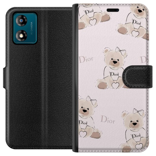 Motorola Moto E13 Lommeboketui Teddy Dior Vibes - luksuriøs teddybjørn i motestil