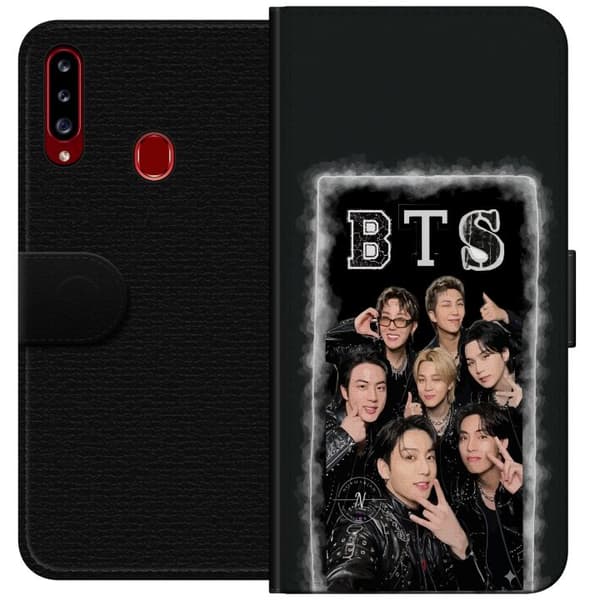Kompatibel Tegnebogsetui til Samsung Galaxy A20s BTS-medlemmer poserer sammen i sorte outfits for en selfie sort