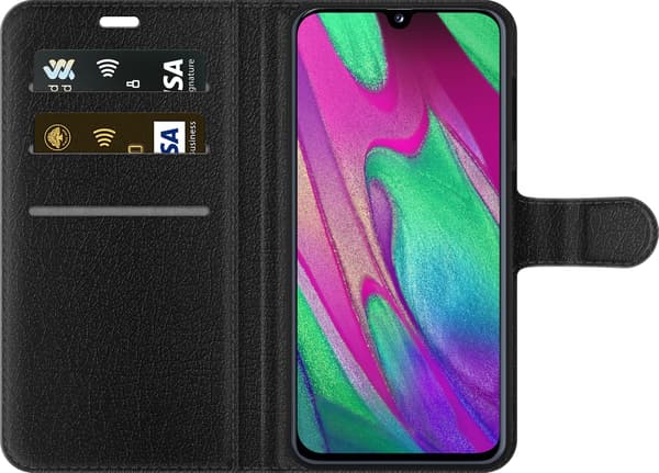 Kompatibel Tegnebogsetui til Samsung Galaxy A40 Audi – Sølvfarvede ringe – Fire sølvfarvede ringe over grå og sorte diagonale linjer på grå baggrund grå
