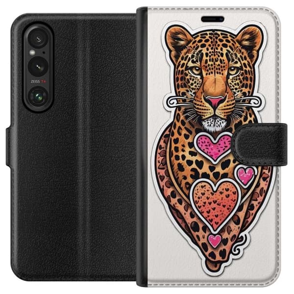 Kompatibel Tegnebogsetui til Sony Xperia 1 VI Illustreret leopard med lyserøde og orange hjerter, sorte pletter og dekorative detaljer orange