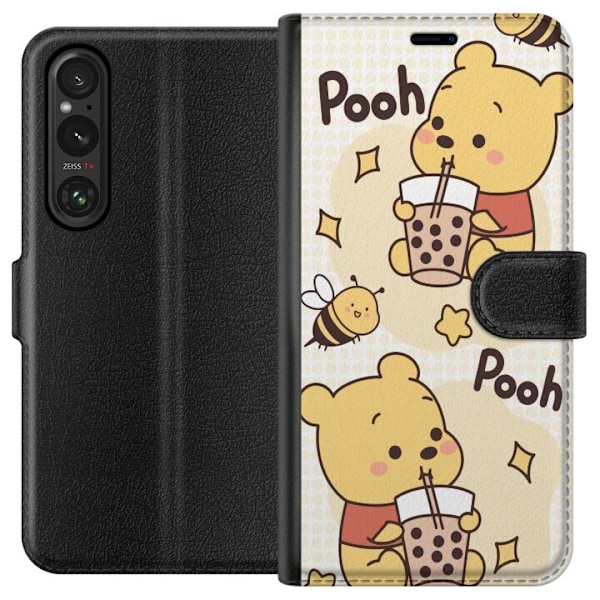 Sony Xperia 1 V Plånboksfodral Nalle Pooh Style – klassiskt björnmotiv i ny tolkning