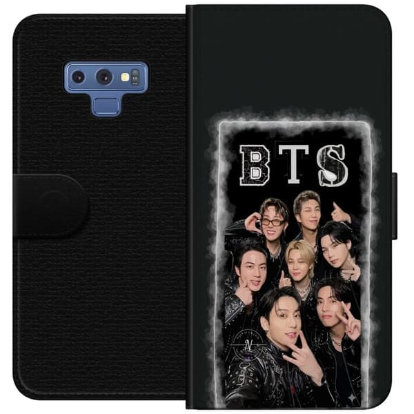 Kompatibel Tegnebogsetui til Samsung Galaxy Note9 BTS-medlemmer poserer sammen i sorte outfits for en selfie sort