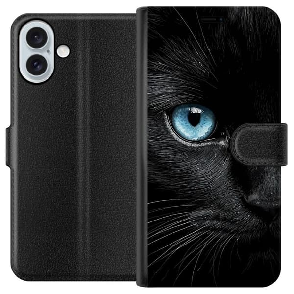 Kompatibel Tegnebogsetui til Apple iPhone 16 Plus Nærbillede af sort kat med intenst blåt øje og dramatisk kontrast mod mørk baggrund sort