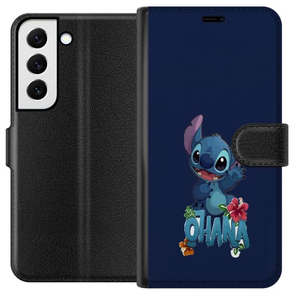 Kompatibel Tegnebogsetui til Samsung Galaxy S22 5G Charmerende blå tegnet figur, der vinker over tekst og tropiske hibiscusblomster mod mørkeblå bagg blå