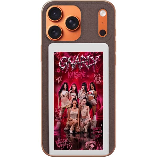 Kompatibelt Mobildeksel til Apple iPhone 17 Pro Max KATSEYE rosa