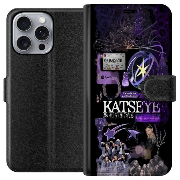Kompatibelt Lommeboketui til Apple iPhone 16 Pro Max KATSEYE i lilla collage med gruppebilder, stjerner, logo og glitrende nostalgiske detaljer lila