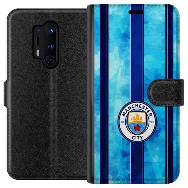 Kompatibel Tegnebogsetui til OnePlus 8 Pro Stort cirkelformet fodboldemblem mod lyseblå og mørkeblå lodrette striber med subtil tekstur blå