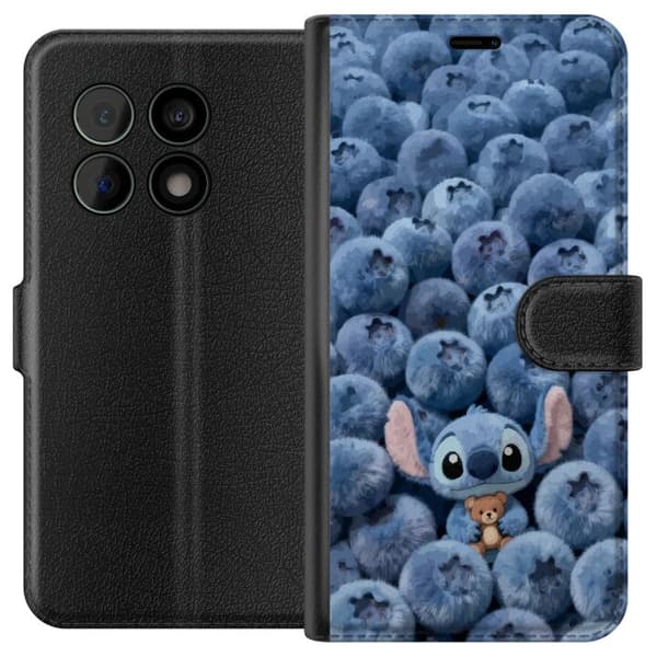 Kompatibel Tegnebogsetui til OnePlus 10 Pro Sød, fluffy blå figur med en lille bamse blandt bløde blåbær blå