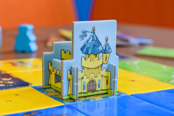Palkittu perhestrategiapeli, 2–4 pelaajaa