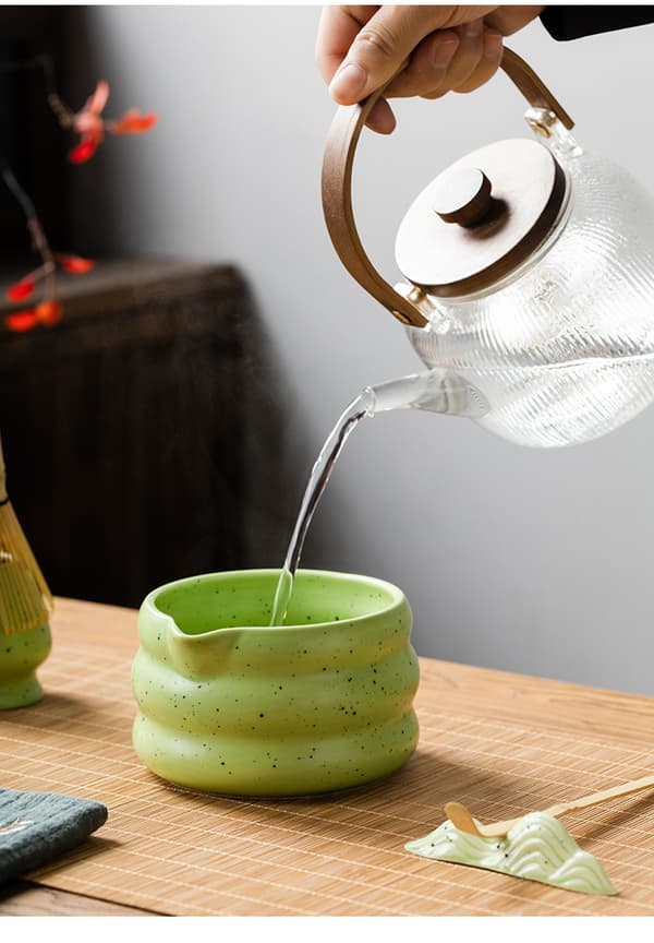 7-Piece Ceramic Matcha Tea Set with Matcha Bowl, Whisk, and Accessories grön