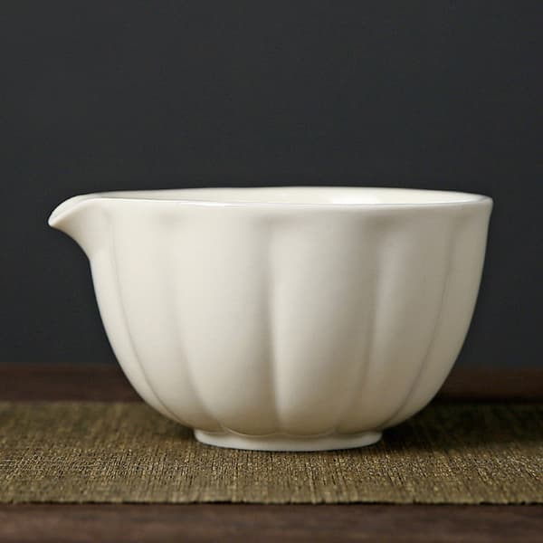 5-Piece Ceramic Matcha Tea Set – With Matcha Bowl & Matcha Whisk White