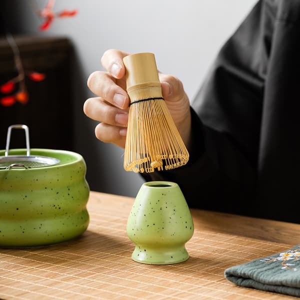 7-Piece Ceramic Matcha Tea Set with Matcha Bowl, Whisk, and Accessories grön