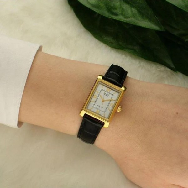 Casio Watch - Dam - LTP-1234PGL-7A2EF - Svart läder - Vattentät 3 Atm Svart