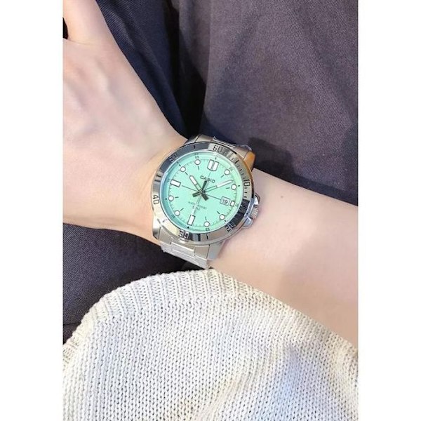 Casio Grön-turkos klocka för män - med datum - vattentät 50 m
