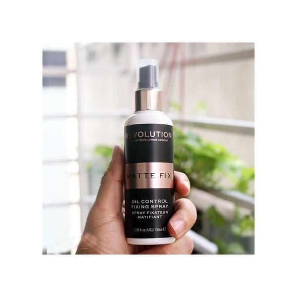 Revolution Pro Fix Oil Control Fixing Spray TRANSPARENT