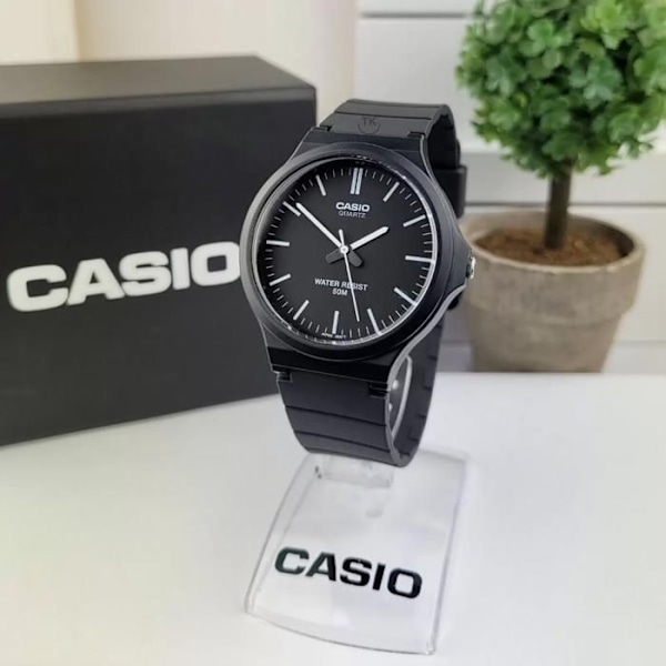 Montre - Casio - MW-240-1E - Musta - Hartsituote - Vedenpitävyys 3 Atm Svart