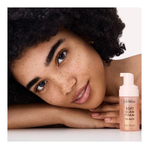 Catrice - Soft Glam Mousse Foundation - rose gennemsigtig