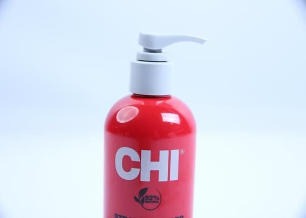 CHI Straight Guard suoristusvoide (250ml)