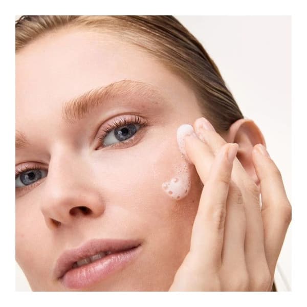 Catrice - Soft Glam Mousse Foundation - rose gennemsigtig