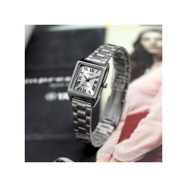 Casio Index romerske tal - Kvadrat til kvinder - Armbånd af rustfrit stål;