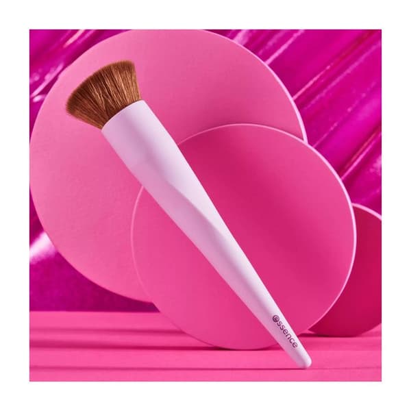 Essence - Buff Away Your Problems Flat Foundation Brush -