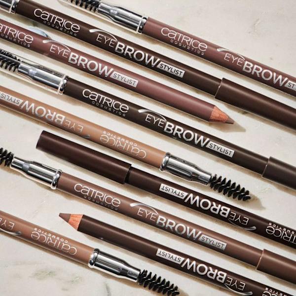 Catrice Lápiz for Eye Brow Stylist 020 Treffit Ash-Tonin kanssa Huomiosi keskipiste – Eye Brow Stylist tulee käytäntöön Datum med Ash-ton