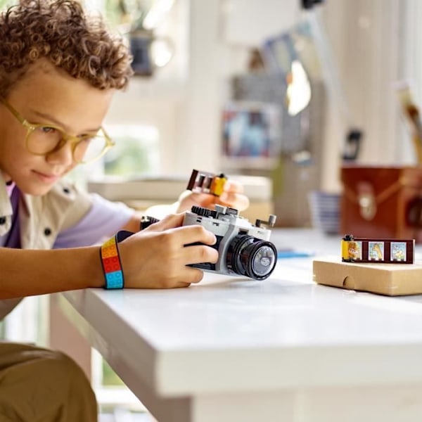 LEGO® 31147 Creator 3-i-1 retrokamera, transformerbart legetøj med 3 modeller, kontor- og soveværelsesindretning