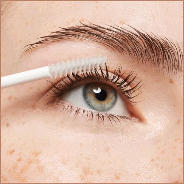 Catrice - Caffeine Kick Ripsi- ja Kulmaserumi - Transparent