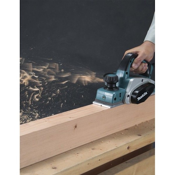Rabot Makita KP0800 620W 82mm - Præcist rabotering af træ