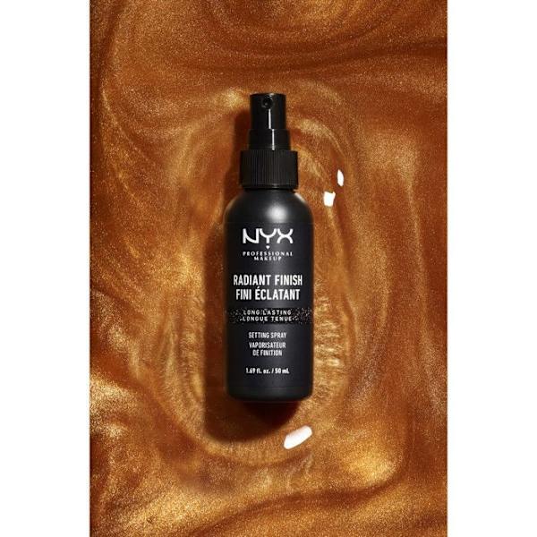 Suihke Kiinnitys - NYX Professional Makeup - Hohtava - Meikkivoide - Kultaista mikrohelmiä - Kiiltävä vaikutus Strålende