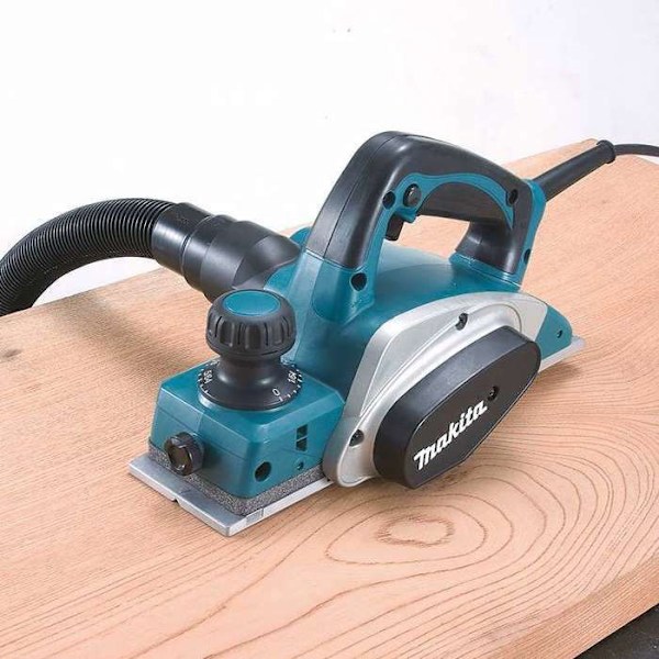 Rabot Makita KP0800 620W 82mm - Præcist rabotering af træ
