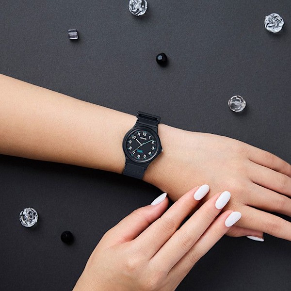 Ur - Casio - LQ-24B-1BEF - Sort plastik - 30 mm - Vandtæthed 3 bar Svart