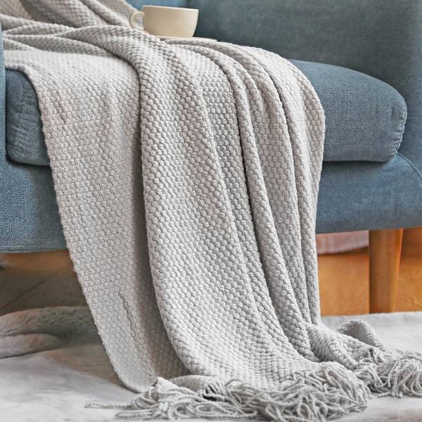 Neulotut peitot sohvalle, makuuhuoneeseen ja toimistoon, teksturoidut värinkestävät pehmeät ja lämpimät koristeelliset neulotut torkkupeitot hapsuilla Light gray