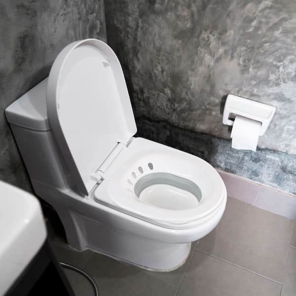 Sammenklappeligt siddebadekar til toilettet