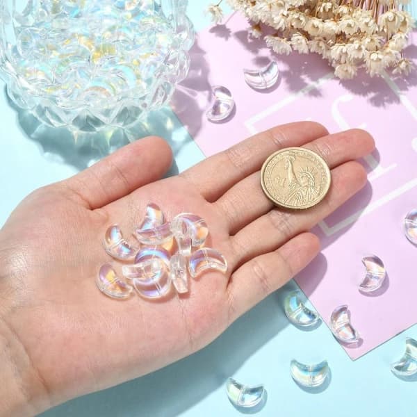 100 st Månformade glaspärlor, klara med AB-effekt