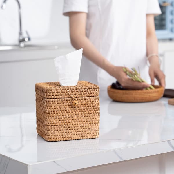 Firkantet Rattan Tissue Box med hængslet låg