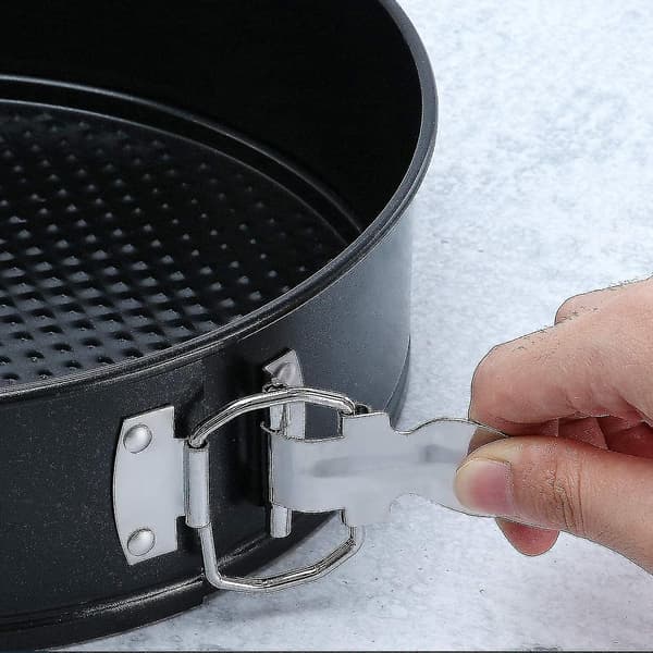 Springform 23 cm with non-stick coating and removable base