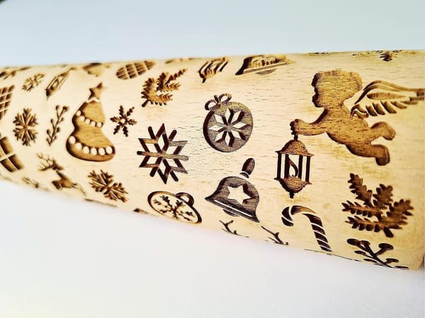Christmas Gifts Embossing Rolling Pin. Laser Engraved Dough Roller With Christmas Pattern, Wine