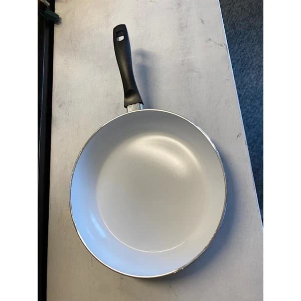 Stylish Frying Pan 28 cm with Ceramic Coating, Induction Compatible Black_tfrf