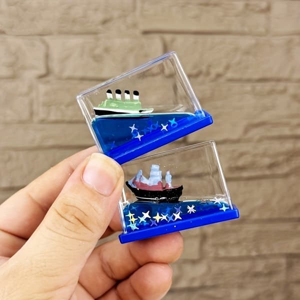 Titanic Fartygsmodell Akryl Oljefylld Osänkbar Nautisk Bordsdisplay Dekoration Random-1pc
