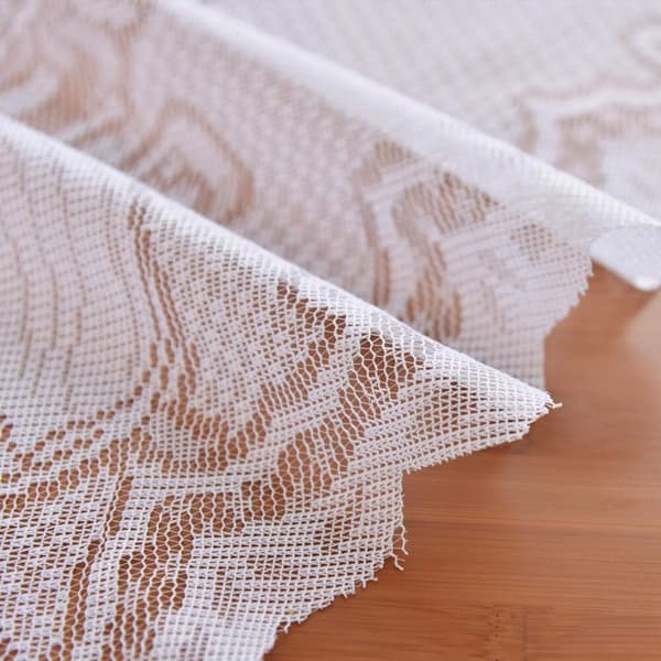 60\" x 84\" (B x L), Rektangulær hvit blondeduk med broderi