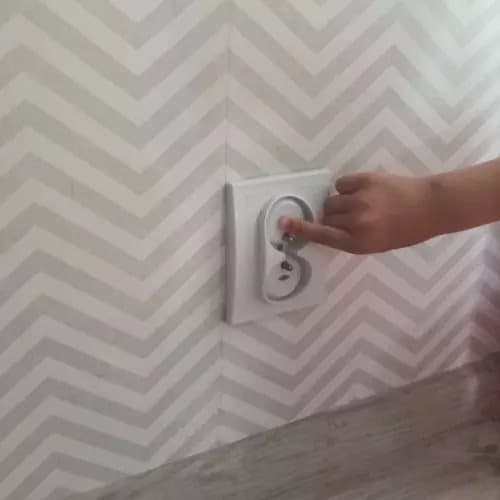 Child Safety Socket Covers – Child Protection for Wall Sockets