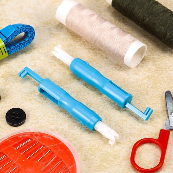 (3+100) Two needle threaders, sewing thread threaders used for machine threading and needle changing