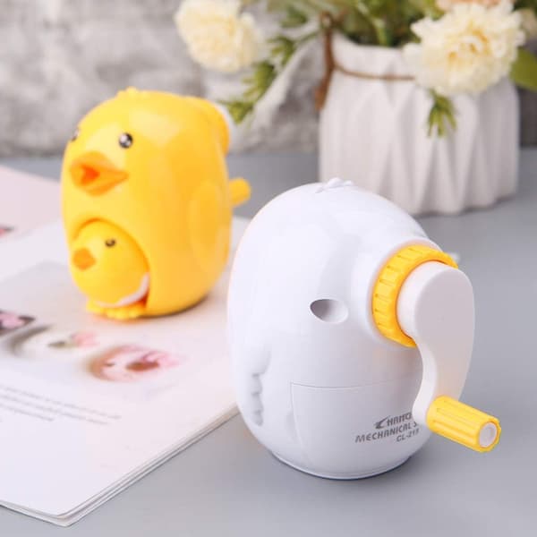 Pencil sharpener hand mechanical cutting tool